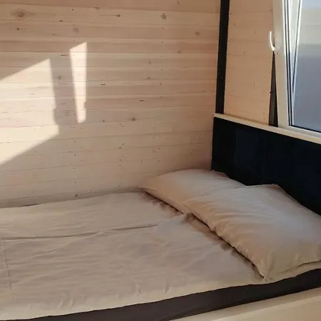 Radosna Zatoka - Domki mobilne i drewniane z ogródkami, apartamenty, namioty Międzywodzie Zewnętrze zdjęcie