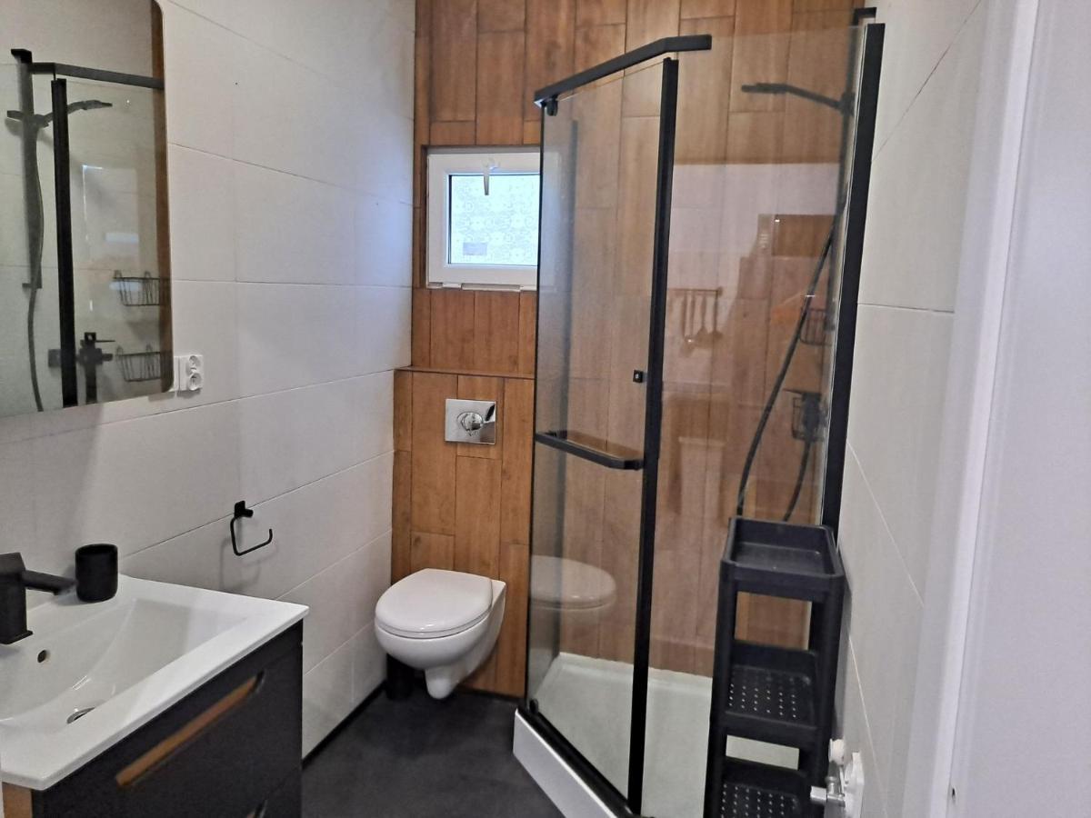 Radosna Zatoka - Nowe Domki, Kazdy Z Wlasnym Ogrodzeniem Campingplatz