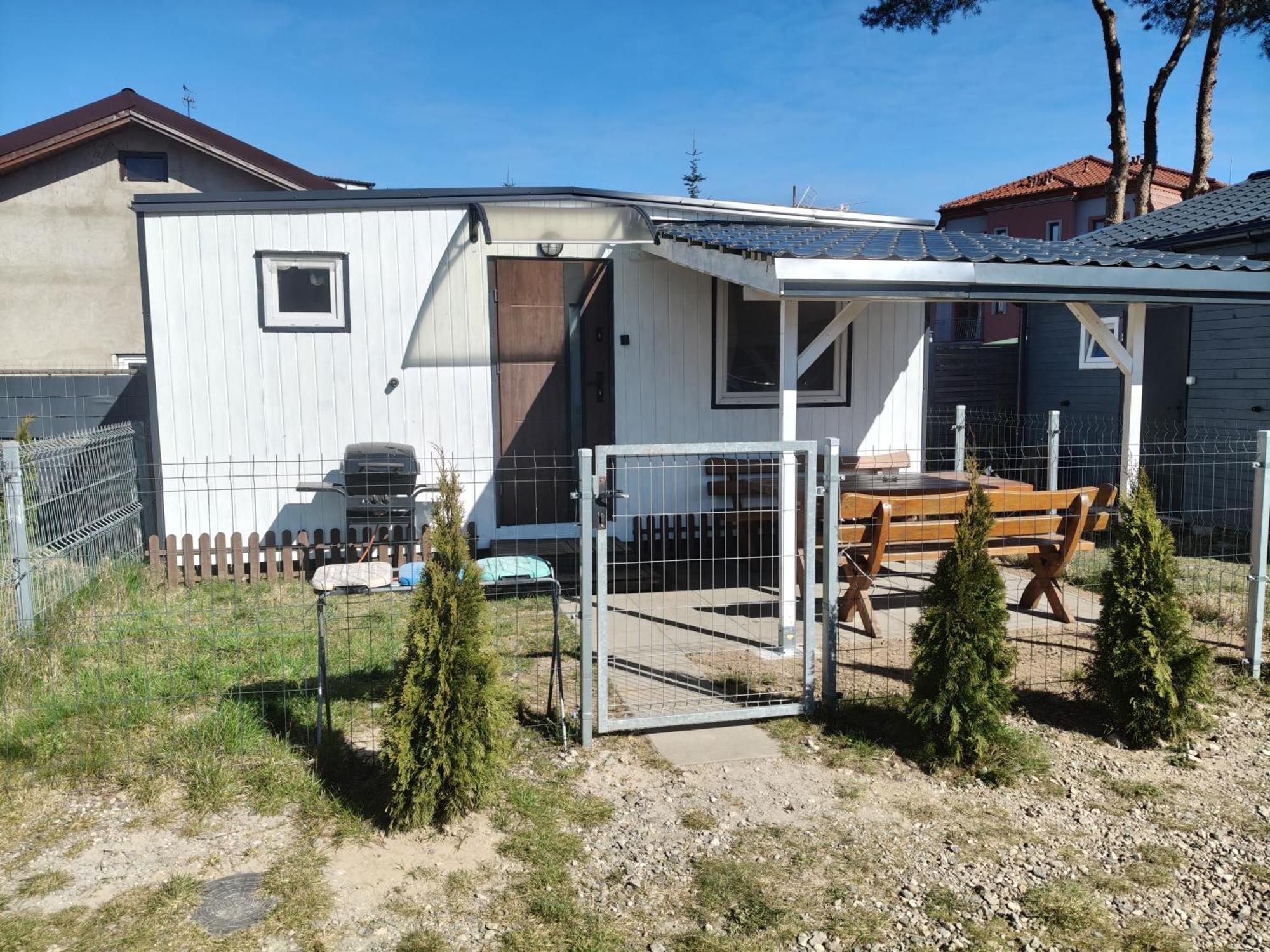 Radosna Zatoka - Nowe Domki, Kazdy Z Wlasnym Ogrodzeniem Campingplatz Międzywodzie